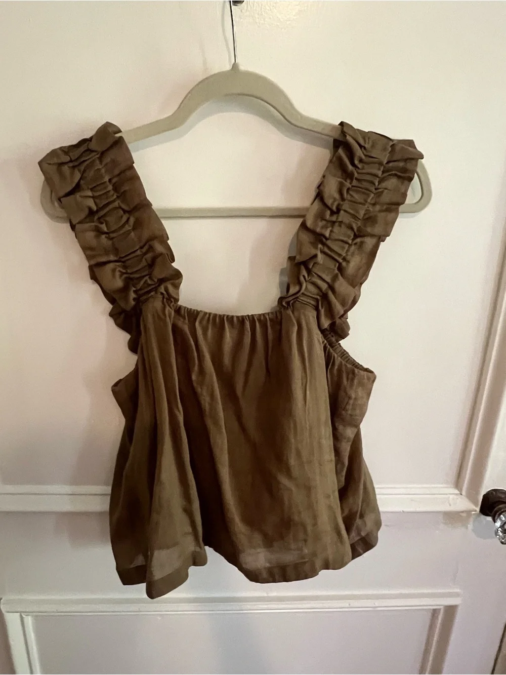 Frame Ruffle strap tank in moss. Size small - Picture 2 of 3